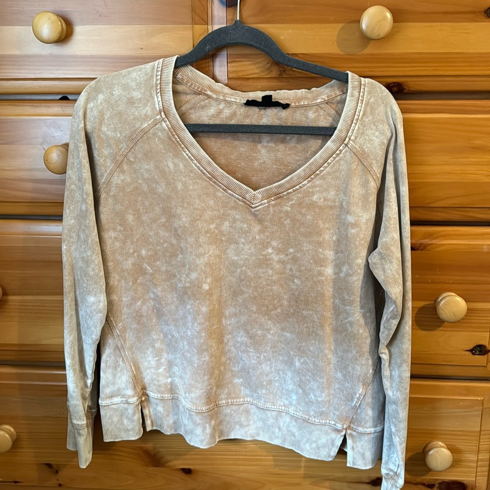 Great Faded look sweatshirt. Ribbed trim size Medium